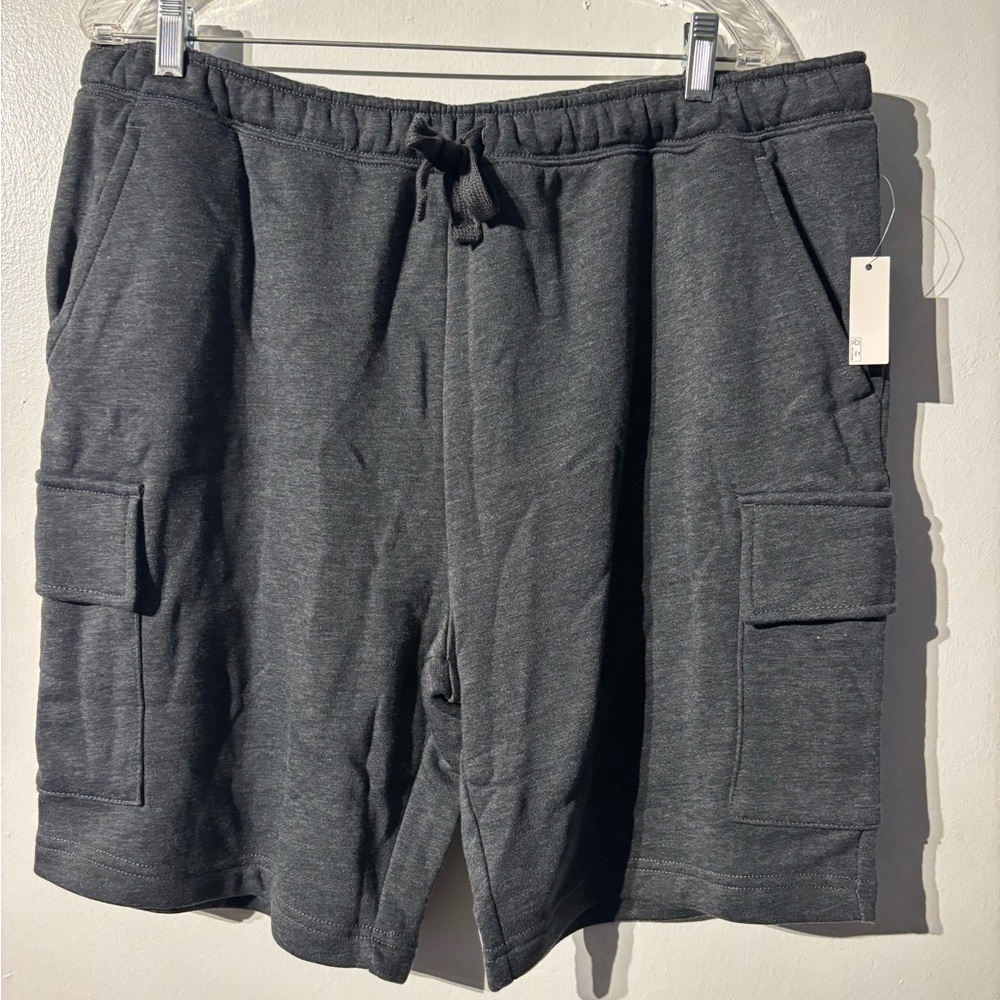 Amazon Essentials Gray Fleece Cargo Shorts
(708)